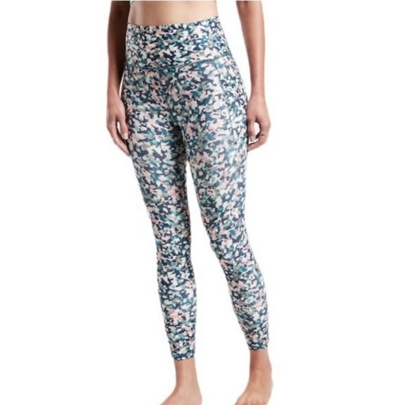 Athleta Pants - Athleta Size 2X Multicolor Printed Salutation Stash Pocket 7/8 Tights Leggings